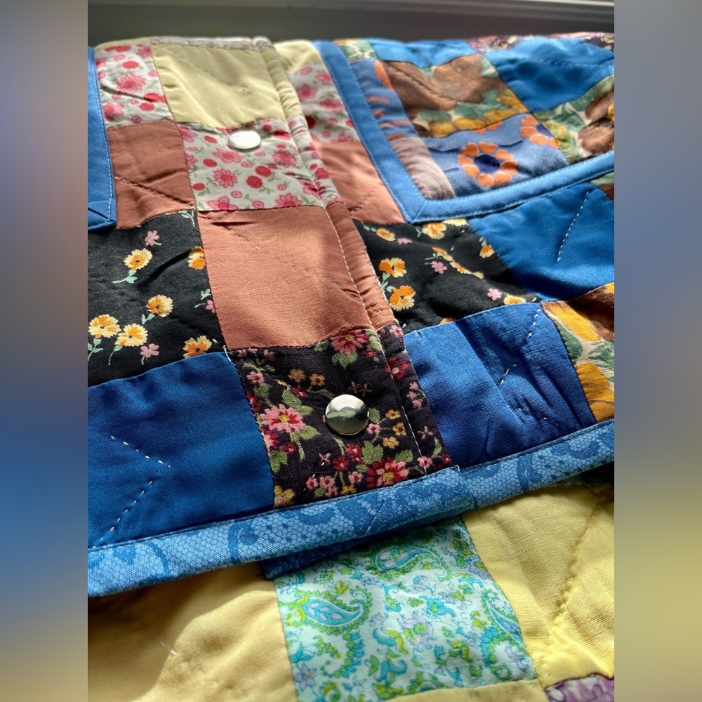 Upcycled vintage patchwork quilt chore coat, ladies' size L-2XL - Picture 9 of 11